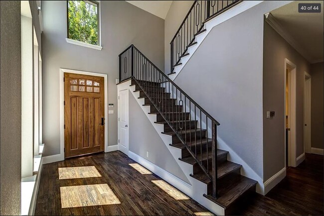 Building Photo - 10532 Barrywood Dr