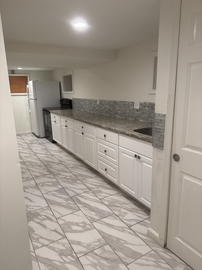 Building Photo - 1304 2nd Rd