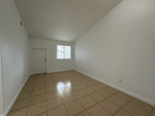 Foto del edificio - 1661 SE 29th Ct