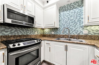 Foto del edificio - 8541 Alcott St