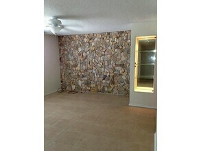 Building Photo - 10762 La Placida Dr