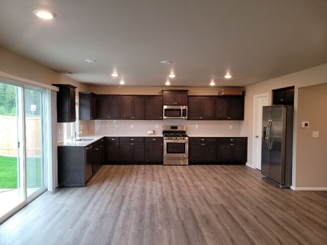 Foto del edificio - 4 Bed Plus Den in Sultan's New Daisy Crossing