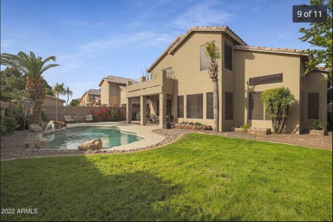 Foto del edificio - 925 W Juniper Ave