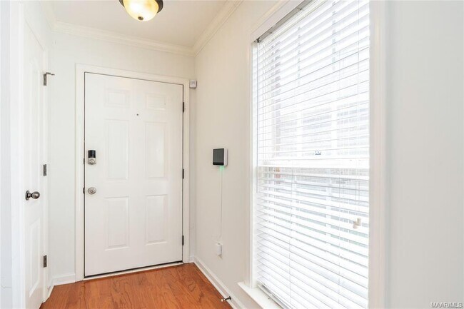 Foto del edificio - 8725 Lindsey Ln