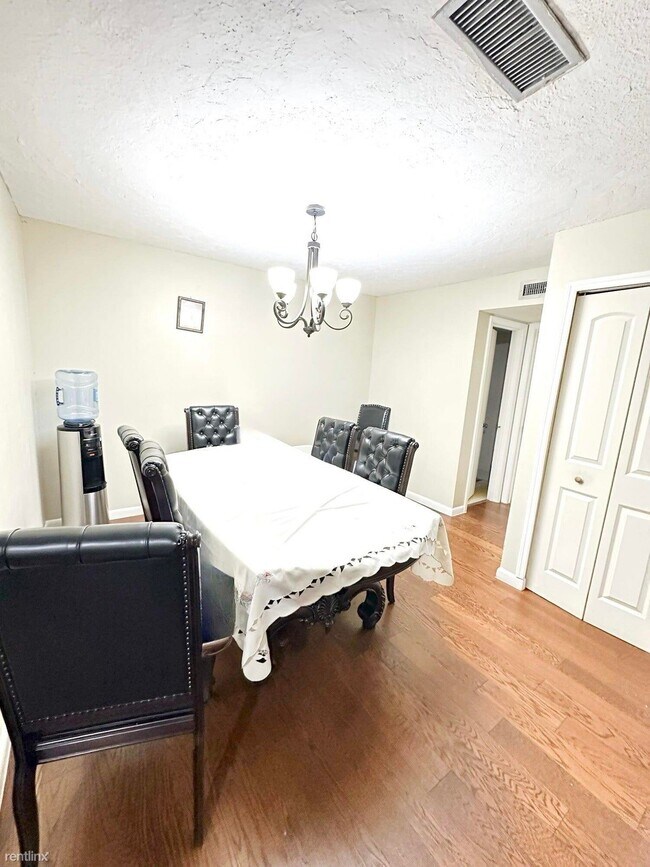 Building Photo - 3 br, 2.5 bath House - 1590 Forest Lakes C...