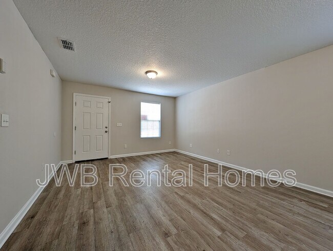 Foto del edificio - 4939 Campenella Dr