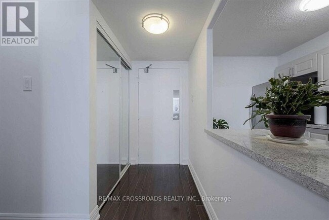 Building Photo - 45 Sunrise Ave