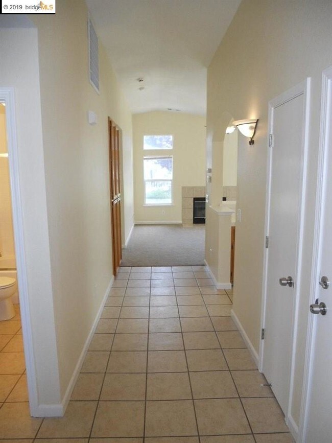 Building Photo - 1236 Walnut Meadows Dr