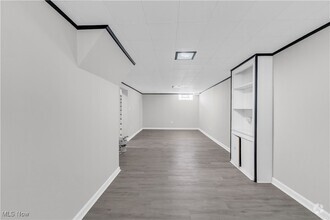 Building Photo - 16902 Lotus Dr