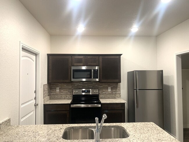 Building Photo - New Construction Duplex Available Now