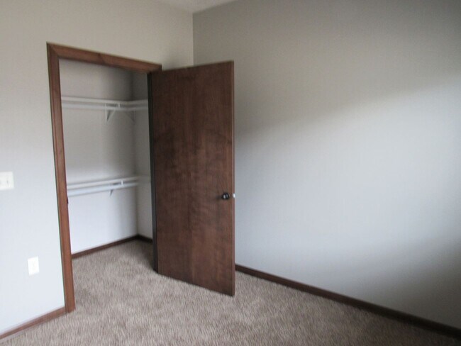 Foto del edificio - 6408 Keller Cr-- Twin Home