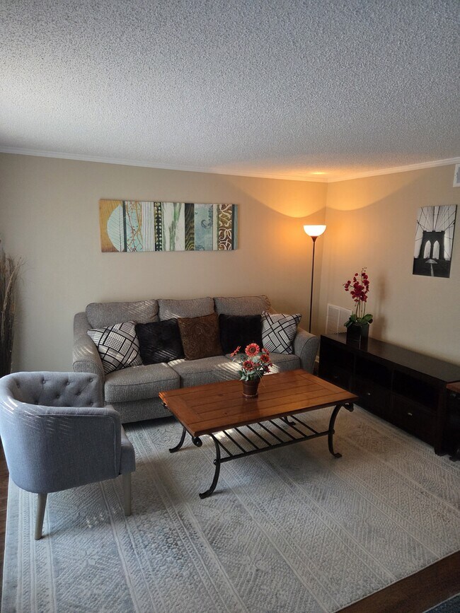 Foto del edificio - 4115 Little River Rd
