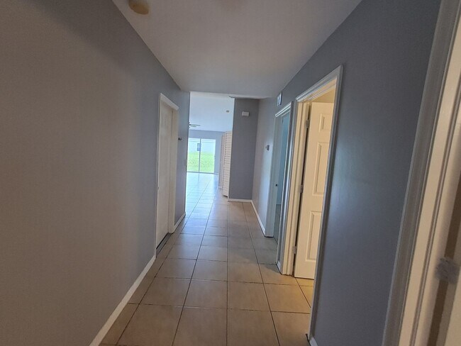 Photo - 1137-1139 Homer Ave S