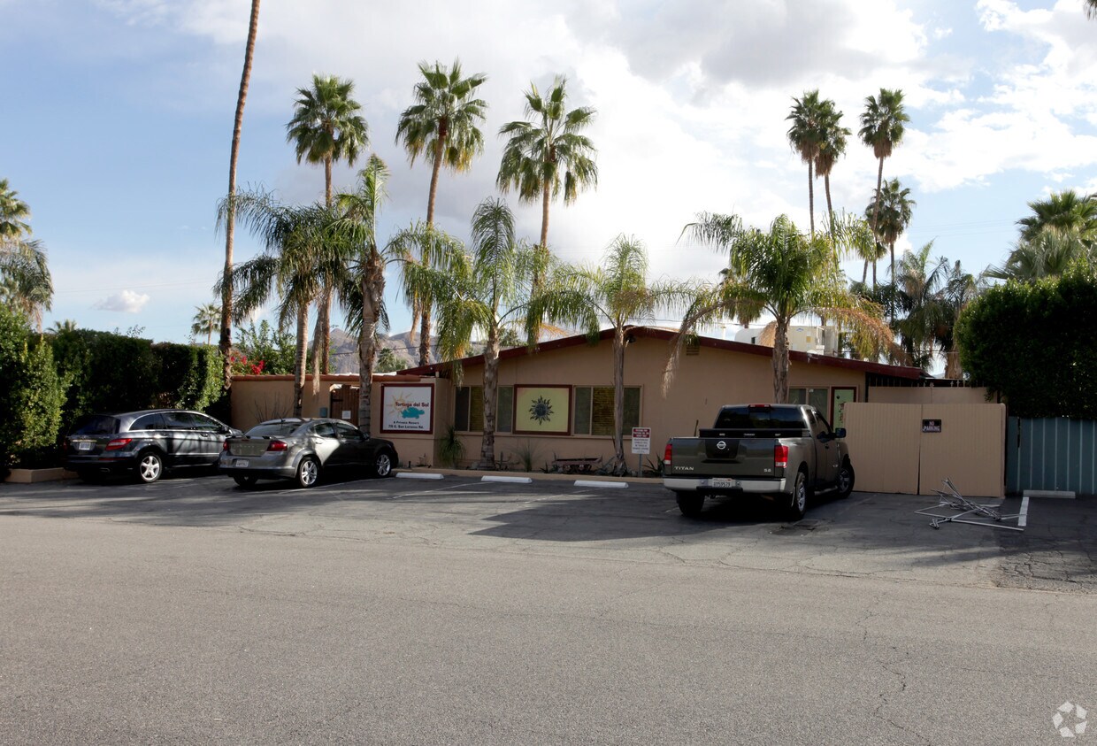 Primary Photo - 715 E San Lorenzo Rd