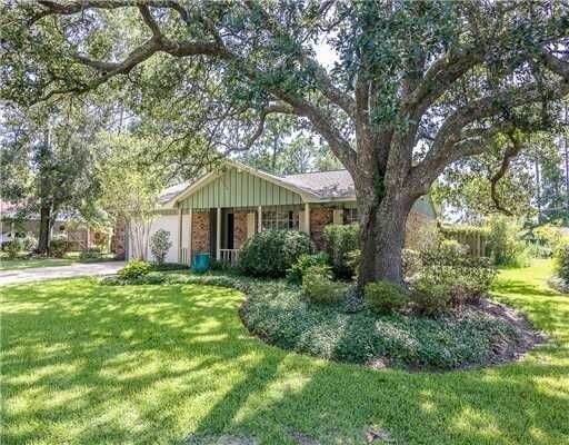 Primary Photo - OCEAN SPRINGS - BEAUTIFUL HOME WITH POOL. ...