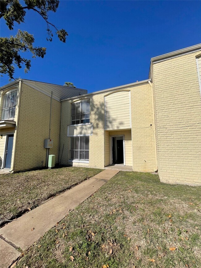 Building Photo - 6200 W Tidwell Rd