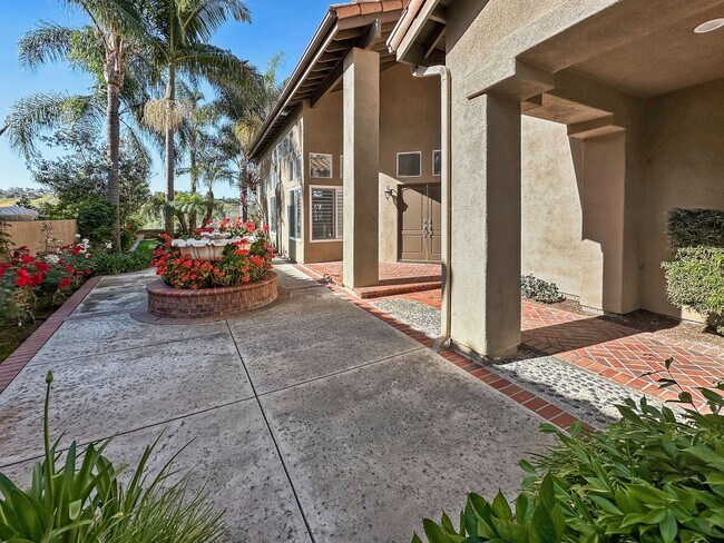 Building Photo - Beautiful Marina Hills Home!