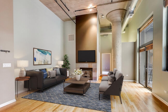 Building Photo - 758 N Larrabee St