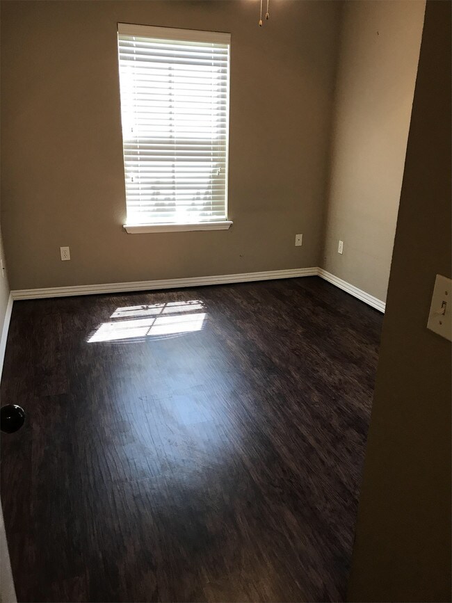 Foto del edificio - 2651 N Sierra Ave