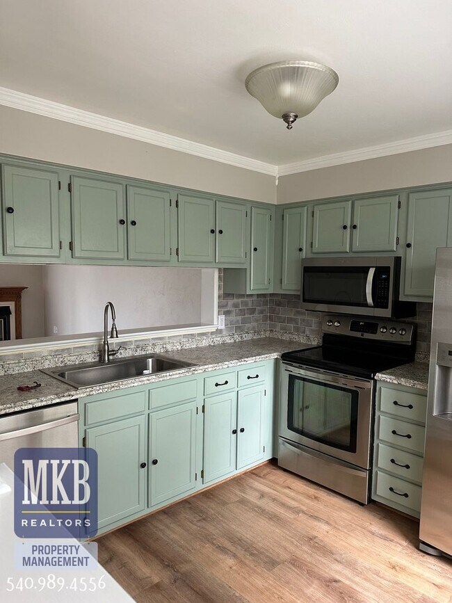 Foto del edificio - 2-Possible 3 Bedroom Townhome in North County