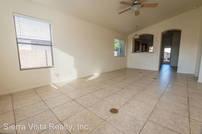 Building Photo - 3 br, 2 bath House - 980 Tularosa Dr