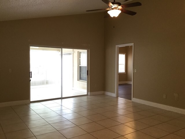 Building Photo - 4533 Bridgeton Ln