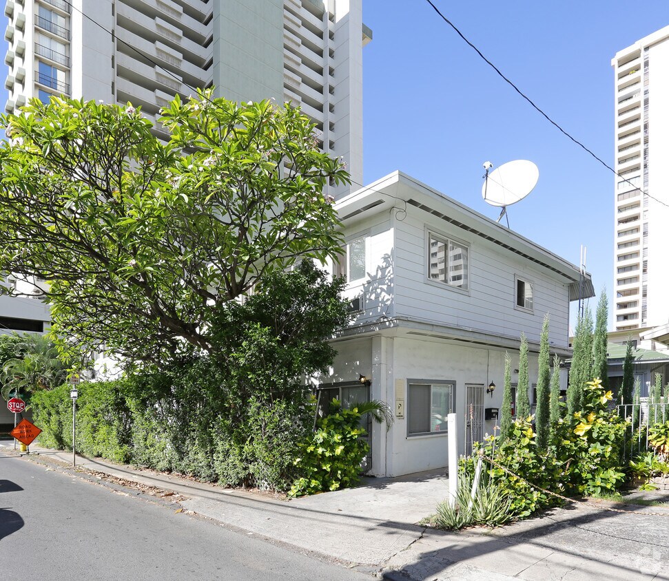 Foto del edificio - 2446 Cleghorn St