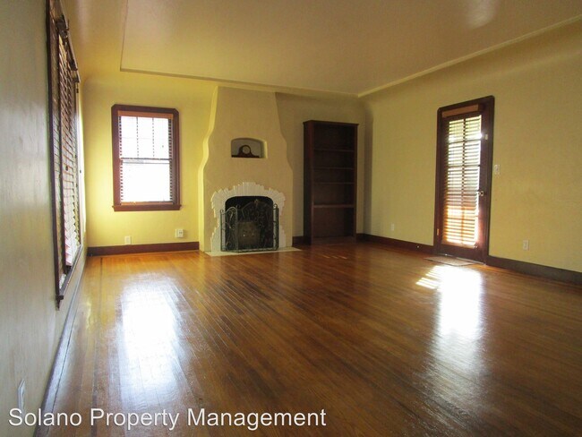 Foto del edificio - 3 br, 1.5 bath House - 921 Empire St.