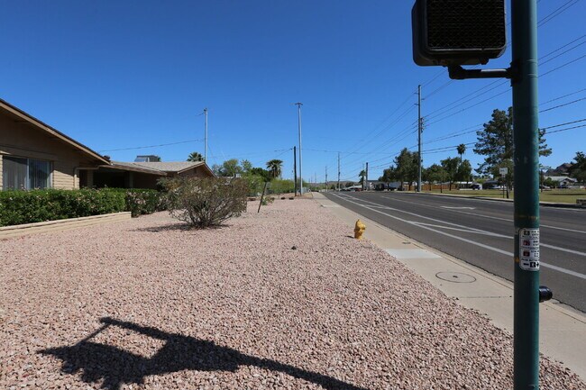 Foto del edificio - Beautifully Renovated 2-Bedroom Home in a ...