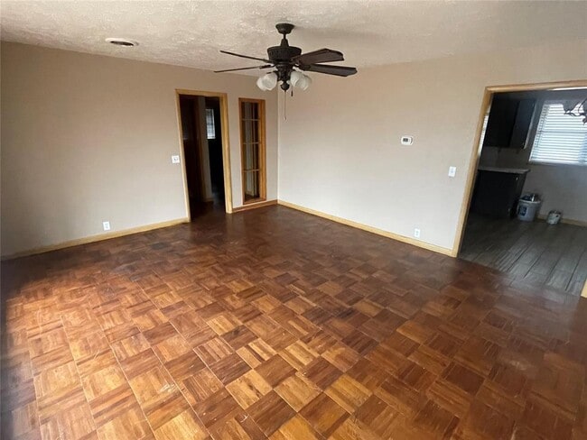 Foto del edificio - 1019 N Randall Rd