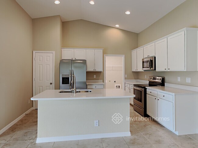 Building Photo - 311 Tandil St