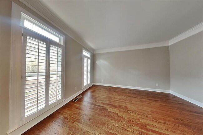 Foto del edificio - 500 Abernathy Oaks Way