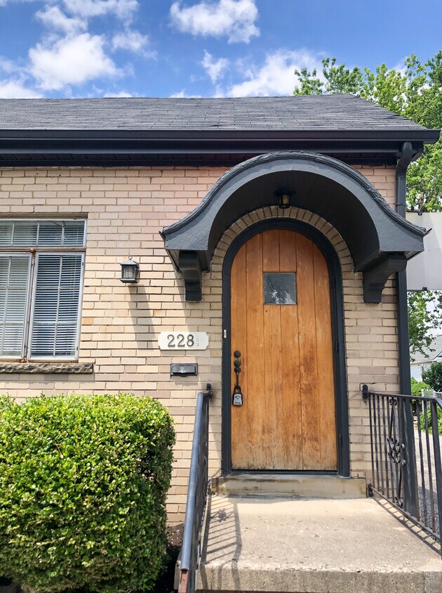Foto principal - 228 Thurman Ave