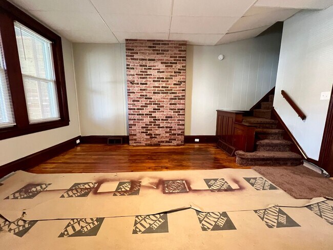 Building Photo - 502 Buttonwood St