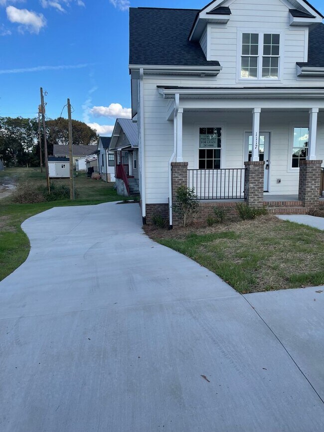 Building Photo - Brand New Home in Fountain Inn !!!  3 Bedr...