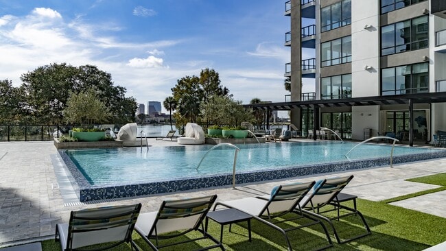 Foto del edificio - Lake House