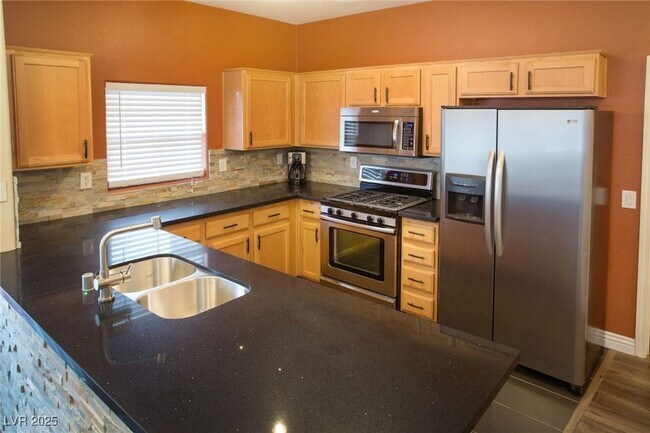 Foto del edificio - 7660 W Eldorado Ln