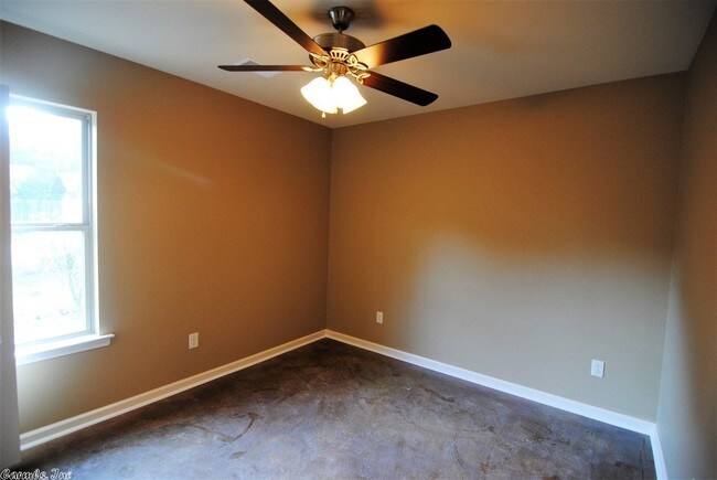 Building Photo - 202 Cherrywood Dr