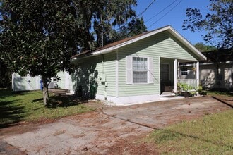Building Photo - 985 Cooper St