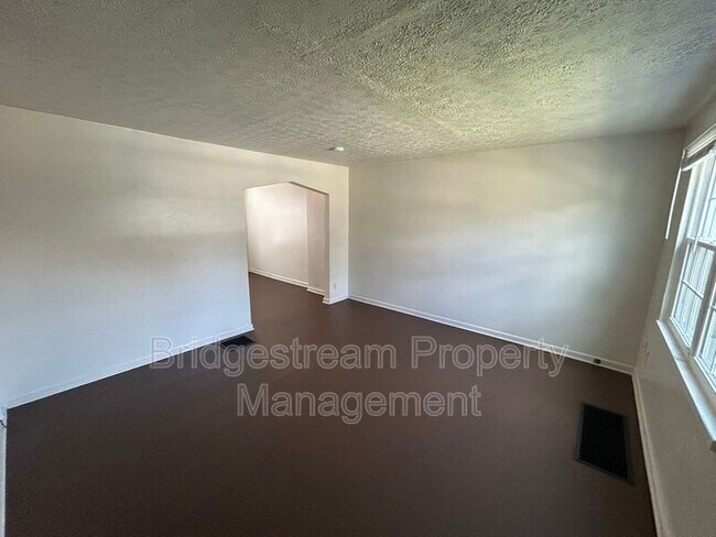 Foto del edificio - 1320 Chardon Ct