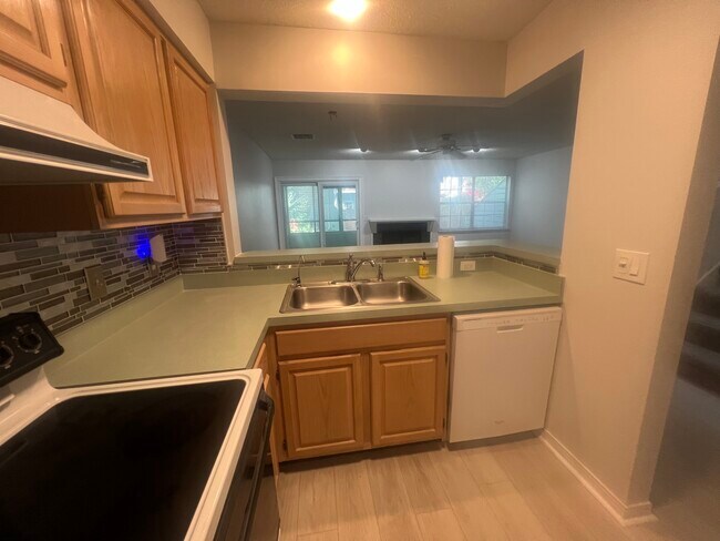 Foto del edificio - 1535 Summer Sands Dr