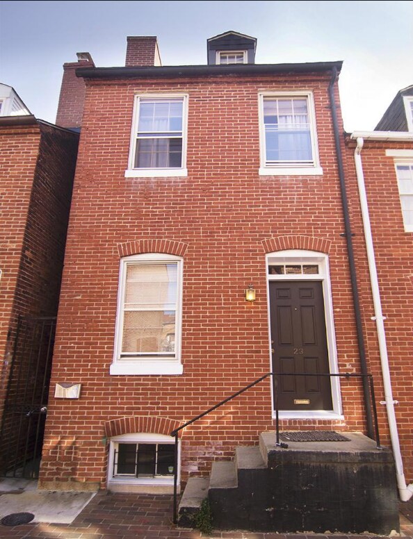 Primary Photo - 23 East Hamburg Street
