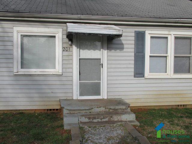 Foto del edificio - 201 Mackenzie Dr.