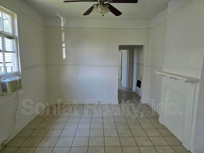 Building Photo - 4523 Baudin St