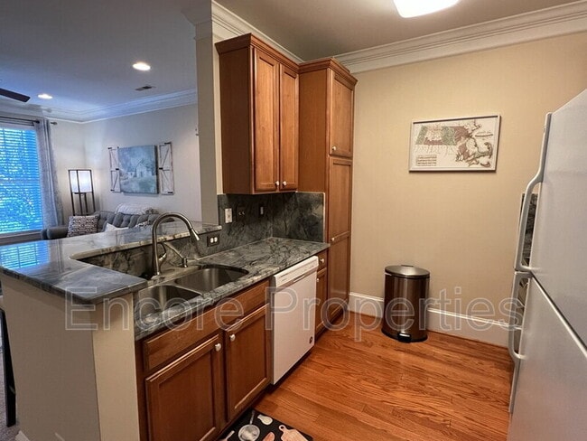 Building Photo - 927 Portstewart Dr