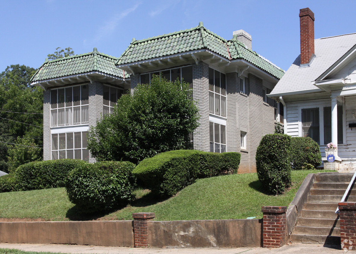 Primary Photo - Lake Claire Terrace Apts