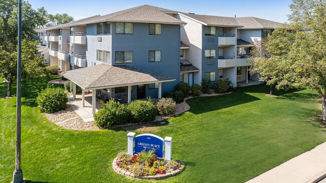 Exterior de la comunidad - Greeley Place Senior Apartments