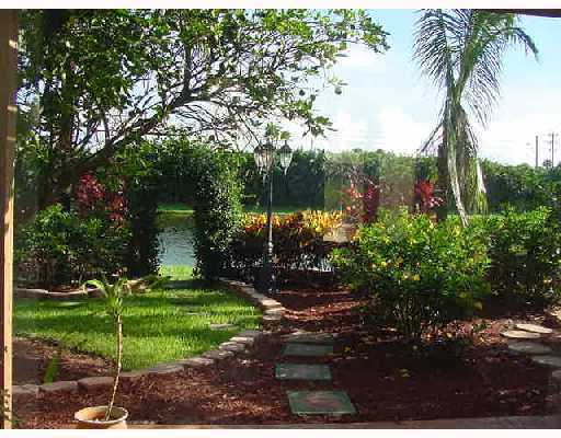 Foto del edificio - 9067 Long Lake Palm Dr