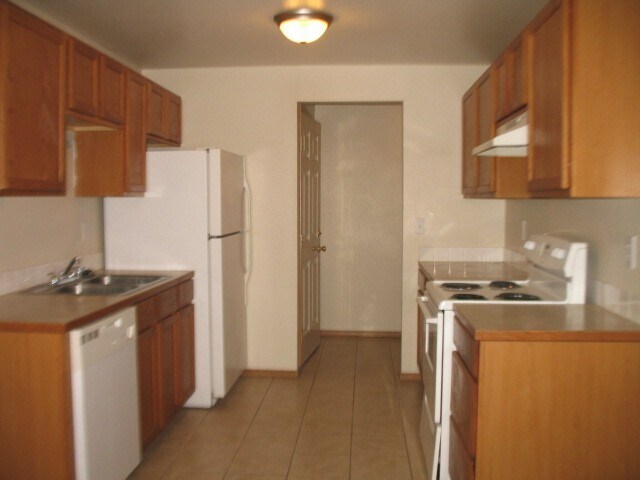 Building Photo - 9303 S Ash St