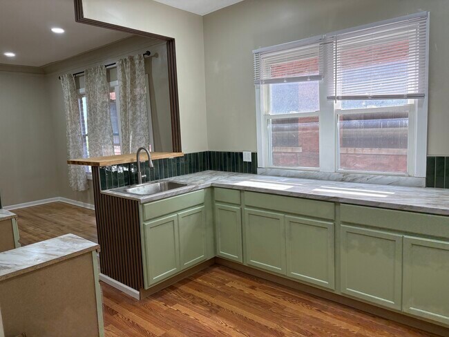 Foto del edificio - 2536 Calvert St